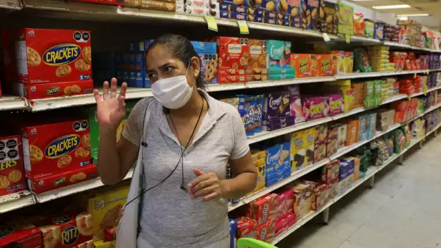 Las familias gastan hasta mil 500 pesos en el súper. Foto: Por Esto!