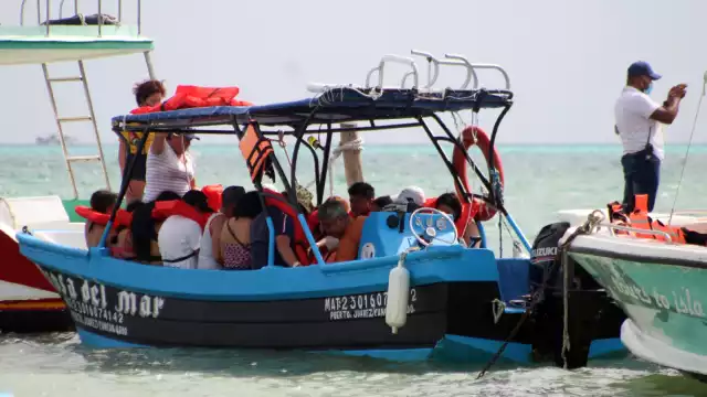 Embarcaciones turísticas y de pesca deberán quedar atracadas en los muelles debido al mal clima que se registra en Isla Mujeres