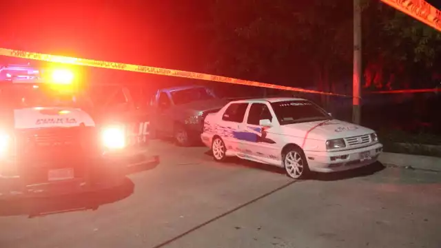 En el lugar de los hechos se encontró un vehículo con impactos de proyectil de arma de fuego