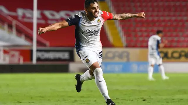 Así celebró Alexis Vega el gol del triunfo   Foto: Twitter @Chivas