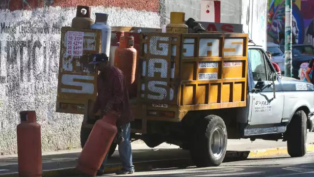 La venta por kilo y por litro aumentó algunos centavos en la capital del país, de acuerdo con el listado de la CRE