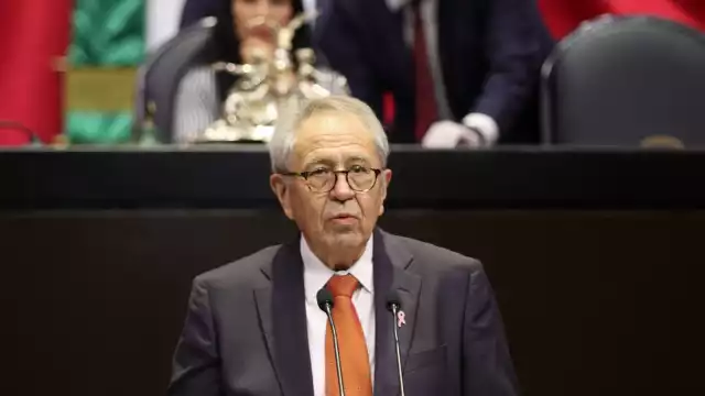 El vocero señaló que la información es falsa, pues Jorge Alcocer continúa trabajando con el Gobierno Federal