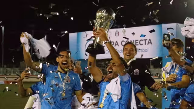 La afición de Playa del Carmen tuvo que esperar casi dos décadas para ver la consagración del equipo de la Liga Premier