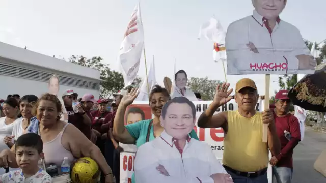 El candidato Joaquín Díaz Mena continúa con su campaña en Mérida