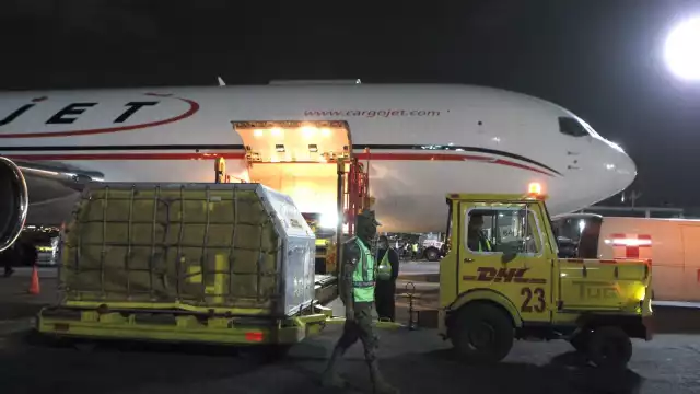 A las 3:56 horas del lunes el embarque arribó al AICM.