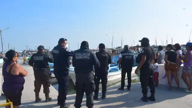 Dos embarcaciones son desvalijadas en altamar por sujetos armados en Progreso