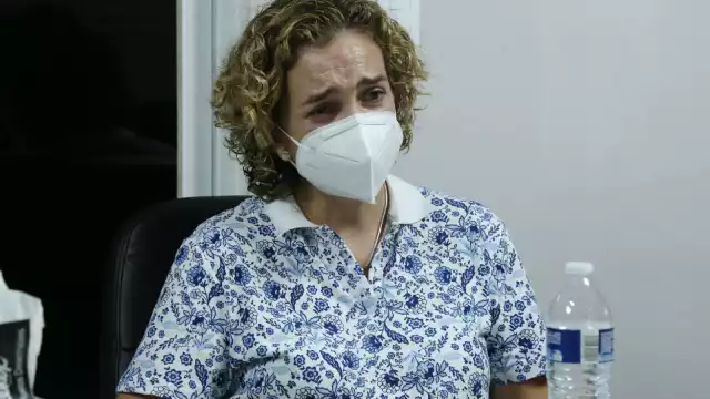 María José llamó a la policía, que en lugar de protegerla ayudó a su esposo a sacar las cosas del domicilio