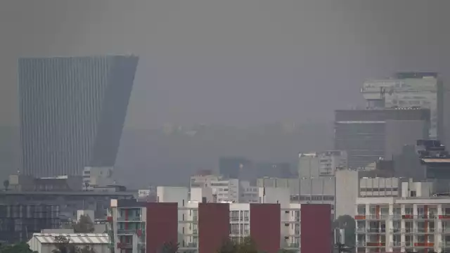 Se recuerda a la población mantenerse informados sobre la calidad del aire y evitar hacer ejercicio en exteriores entre las 13:00 y 19:00 horas