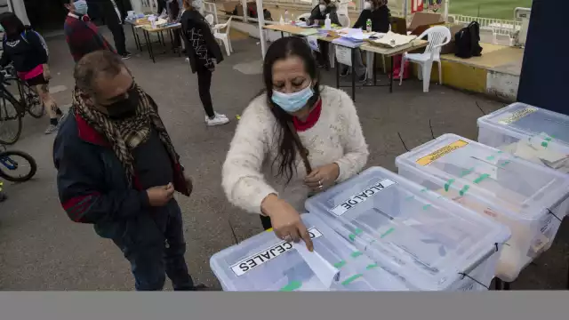 La elección se realizó el sábado y el domingo para evitar contagios por el COVID-19 lo que según expertos pudo influir en esta menor afluencia de votantes