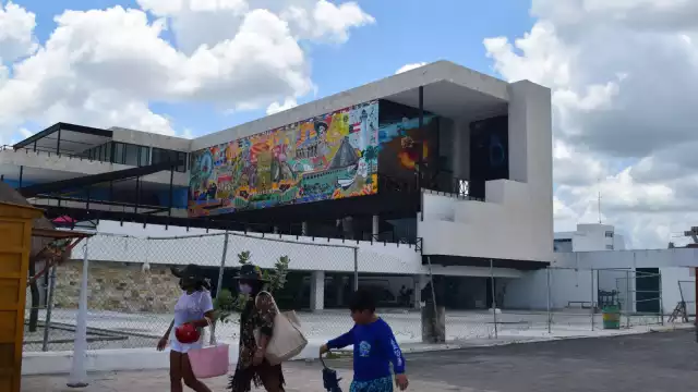 La plaza iba a abrir antes de verano de 2021, sin embargo, la pandemia atrasó los planes