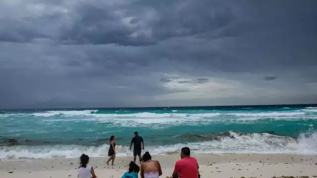 SMN informó se prevén intervalos de chubascos en varias regiones de Quintana Roo