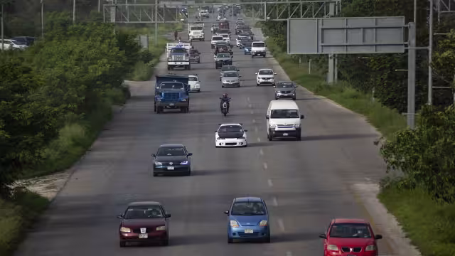 El exceso de velocidad fue el principal motivo de multa entre conductores, con seis mil 042 sanciones; la segunda por estacionarse en doble fila o en lugar prohibido