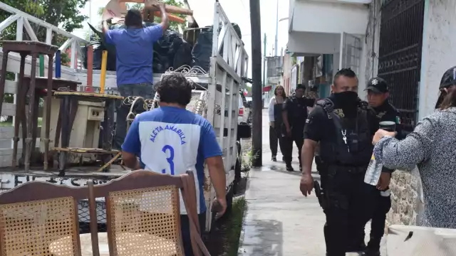 Los animales en situación vulnerable fueron encontrados cuando una octogenaria estaba siendo retirada su vivienda