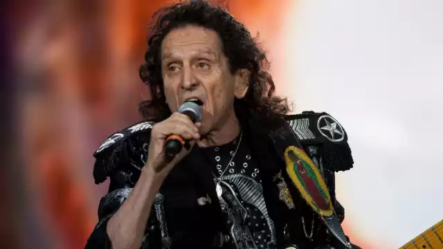 La noticia fue revelada por el mismo Alex Lora en la cuenta oficial de El TRI