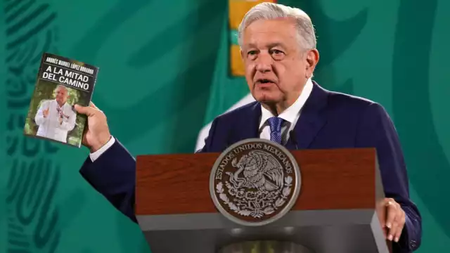 AMLO revela plática con Peña Nieto en su nuevo libro