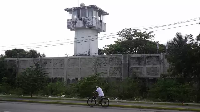 El hombre es acusado de golpear y violar a su esposa