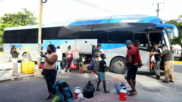 Los extranjeros que legan a Quintana Roo con intenciones de establecerse suelen vivir meses sin conseguir trabajo