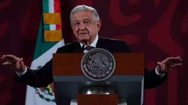 “Soy lo que soy” por mi mamá, asegura AMLO en el Día de la Mujer
