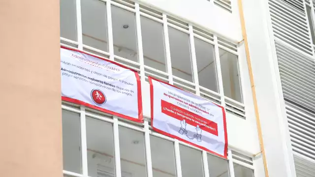 Como ya no quieren trabajar con la gerencia por estos problemas, les quitaron la luz y el acceso a la laguna, lo que deja pérdidas en las rentas vacacionales