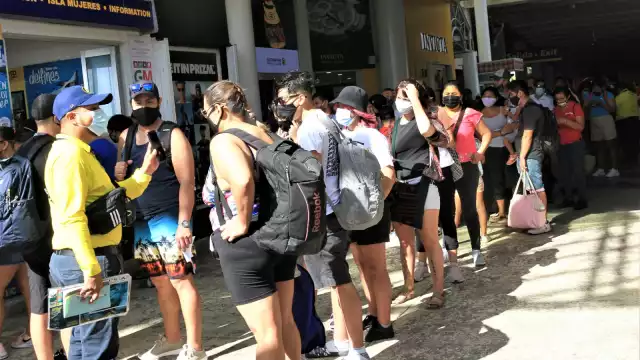 En las imágenes se pudo observar que no se respetó la Sana Distancia