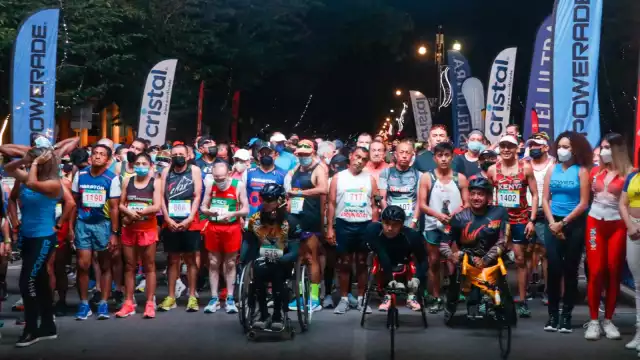 El maratón inició a las 05:30 horas en la distancia más larga y a las 6:00 en la media