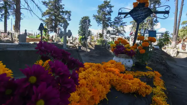 Horarios y medidas sanitarias de panteones en Día de Muertos
