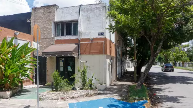 El local de Moevsa está abandonado; nadie contesta el teléfono