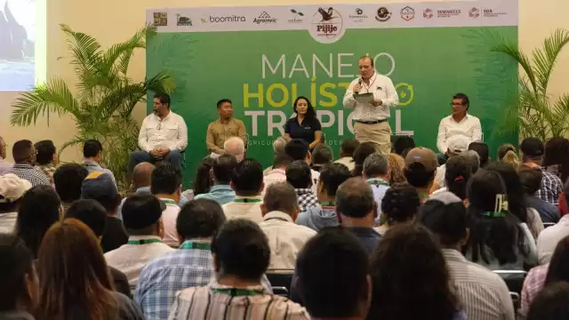 Presentan Sistemas regenerativos para evitar el cambio climático en Campeche