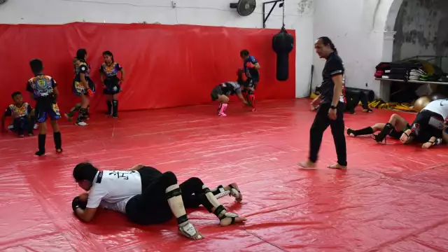 Son 70 talleres en los cuales las mujeres aprenden sobre defensa personal