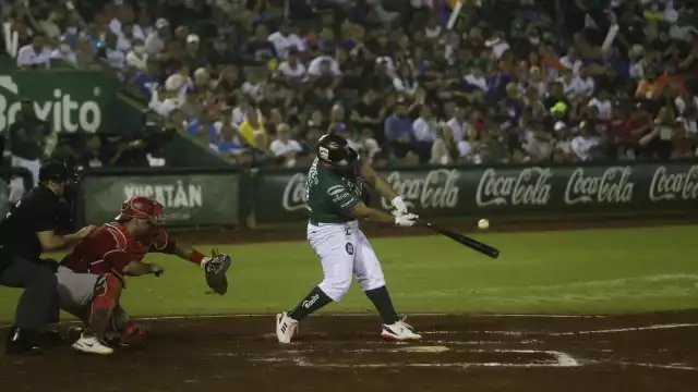 Leones de Yucatán doblegan a Diablos Rojos del México y ponen la serie 3-2