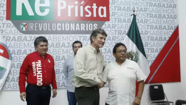 Enrique de la Madrid se reunió con personas de la sociedad civil en Mérida