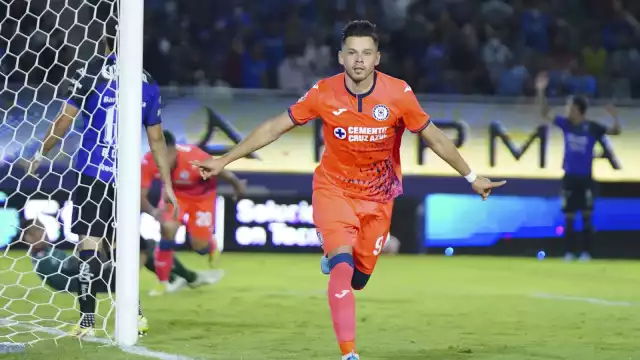 Ángel Romero empató el partido en el primer minuto del segundo tiempo