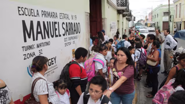 Se informó que, con respecto al curso escolar 2023-2024, los cupos de las primarias y secundarias ya están llenos