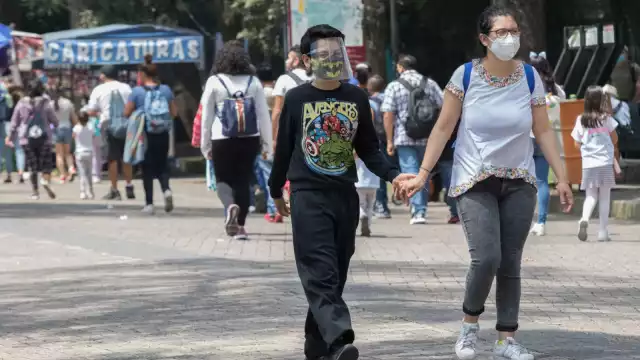 Actualmente en la capital hay 12 mil 024 casos estimados activos de COVID-19 en la CDMX