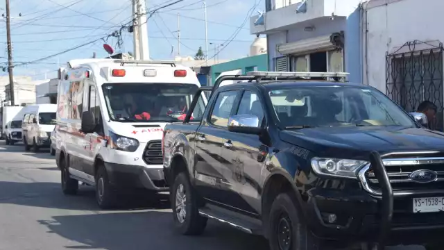 El motociclista fue atendido por paramédicos tras presentar heridas