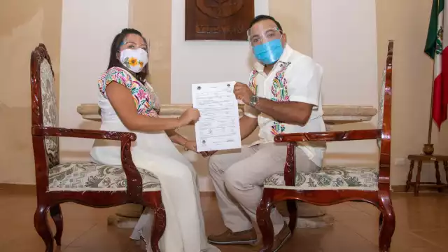 Juan de Dios Collí señala que regularmente las personas no se quieren casar en lunes, porque es inicio de semana, aun así ayer se tuvo buena afluencia