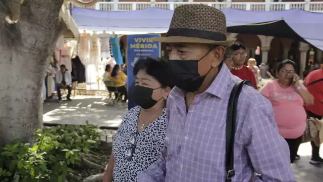 El virus todavía está entre la población, por eso se debe continuar ventilando las casas y usar cubrebocas en sitios concurridos