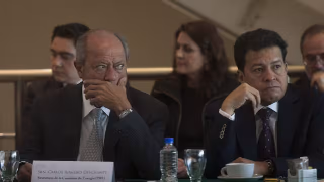 Durante los 25 años que Romero Deschamps lidero el Sindicato Petrolero, Aldana fue tesorero. Foto: Cuartoscuro