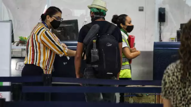 Antonio López alias el “Choker”,  es un artista cosplay que se dedica a representar personajes para el entretenimiento