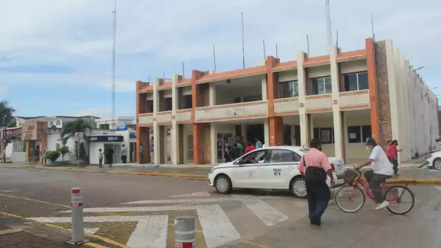 Alrededor de 30 autoridades comunales viajaron al Ayuntamiento de Felipe Carrillo Puerto