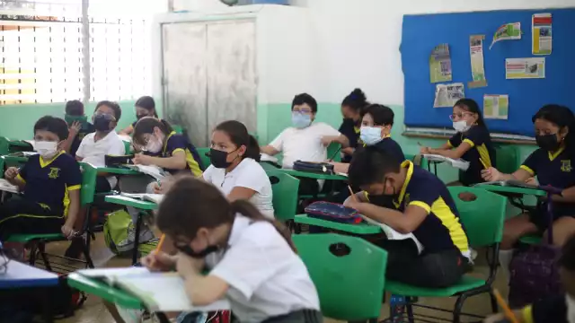 Todos los estudiantes que no tengan alguna comorbilidad tendrán clases presenciales en Yucatán