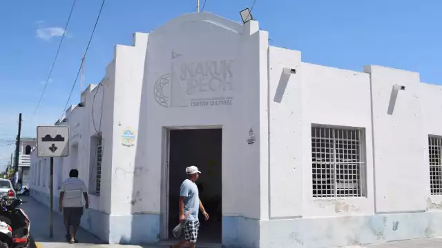 El ladrón rompió una ventana para poder entrar al inmueble