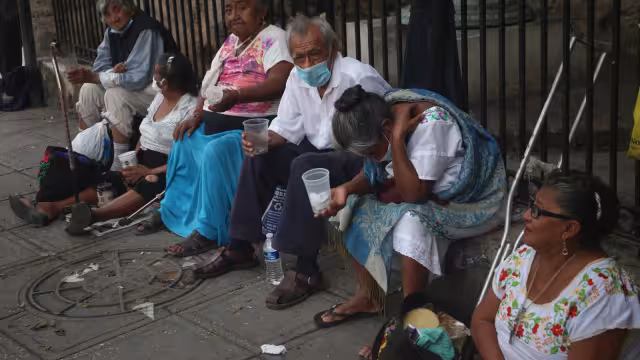 De los 120 personas que piden caridad en el Centro de Mérida, el 80% son de la tercera edad