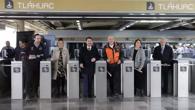 Martí Batres, jefe de Gobierno de la CDMX, encabezó la reapertura de la Línea 12 del Metro