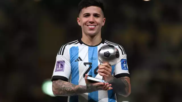 Enzo Fernández se convirtió en el mejor jugador joven del Mundial de Qatar 2022