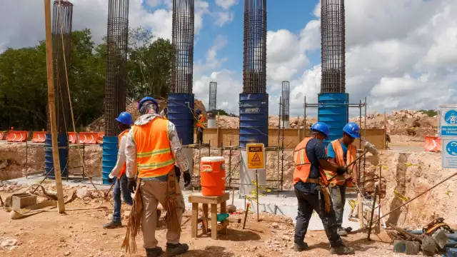 El Tren Maya necesitará para los cinco primeros tramos un total de 3 millones 138 mil 765 metros cúbicos de piedra, 2 millones 322 mil 210 piezas de durmientes