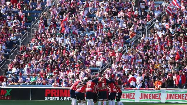 El conjunto de las Chivas de Guadalajara ha tenido varias bajas importantes por lesión. Foto: @Chivas