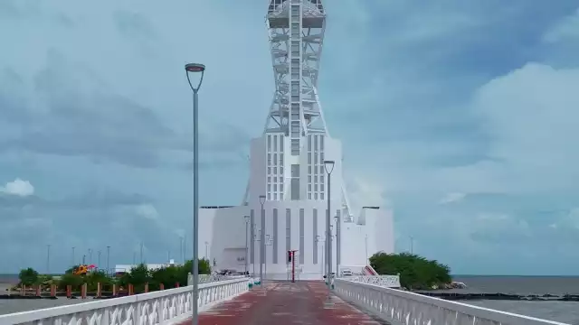 La Megaescultura de Chetumal fue construida bajo el sexenio de Joaquín Hendricks Díaz