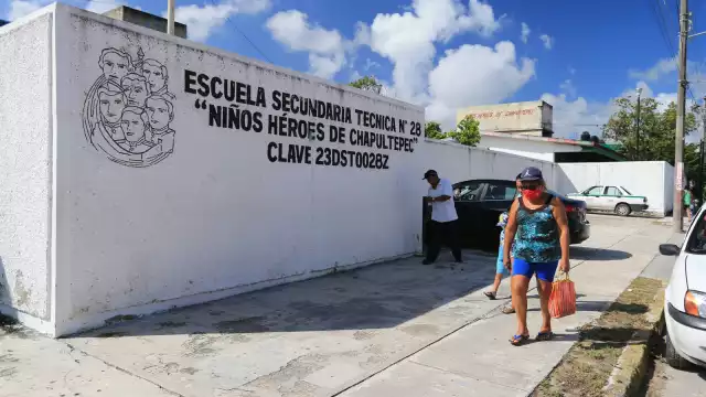 Dicho monto tampoco aseguraría que las escuelas no fueran foco de despojos nuevamente