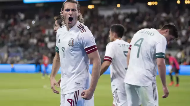 El jugador que milita en el Cruz Azul hizo una gran actuación teniendo varias llegadas a gol y jugadas de fantasía